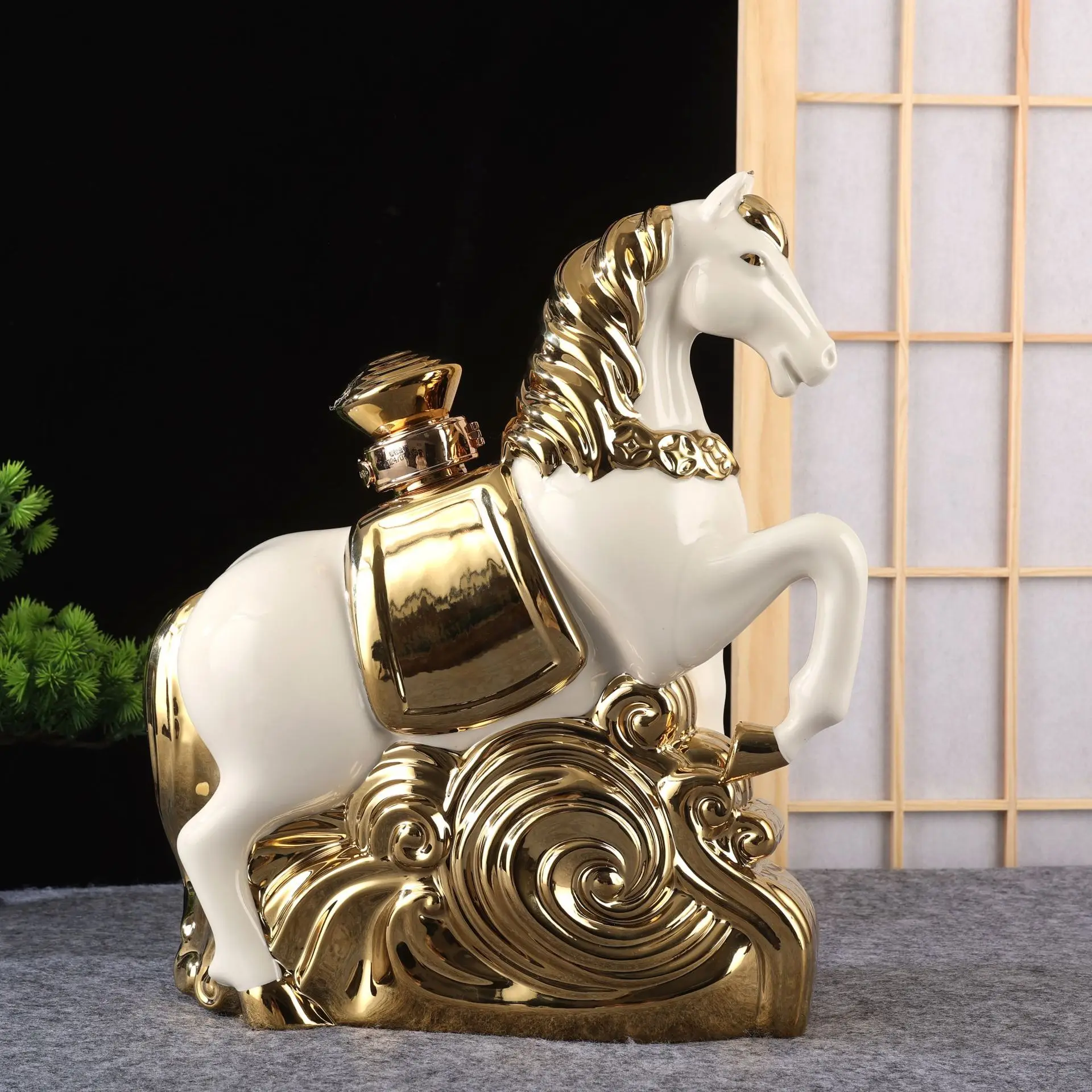 Riding the waves wind and horse decorative ornaments wine and successful zodiac porcelain
Riding the waves wind and horse decorative ornaments wine and successful zodiac porcelain
