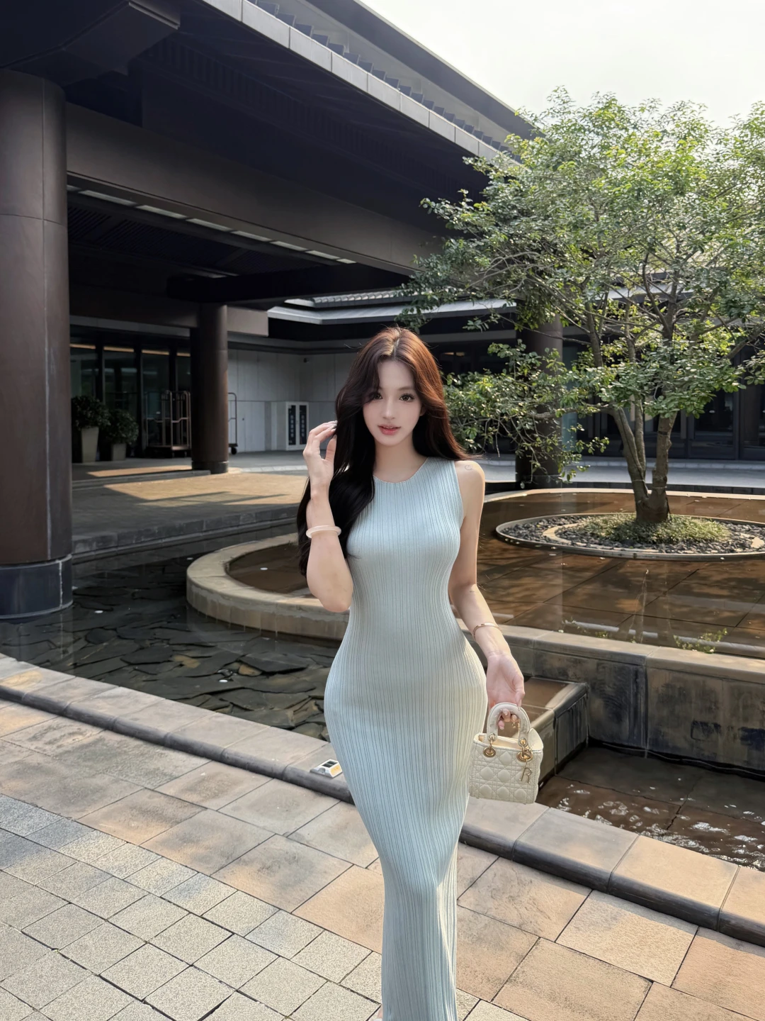Kumikumi Pure Color Waist-Cinching Vest Dress Women's Summer Elegance Versatile Bodycon Long Skirt Korean Style Office Wear
Kumikumi Pure Color Waist-Cinching Vest Dress Women's Summer Elegance Versatile Bodycon Long Skirt Korean Style Office Wear