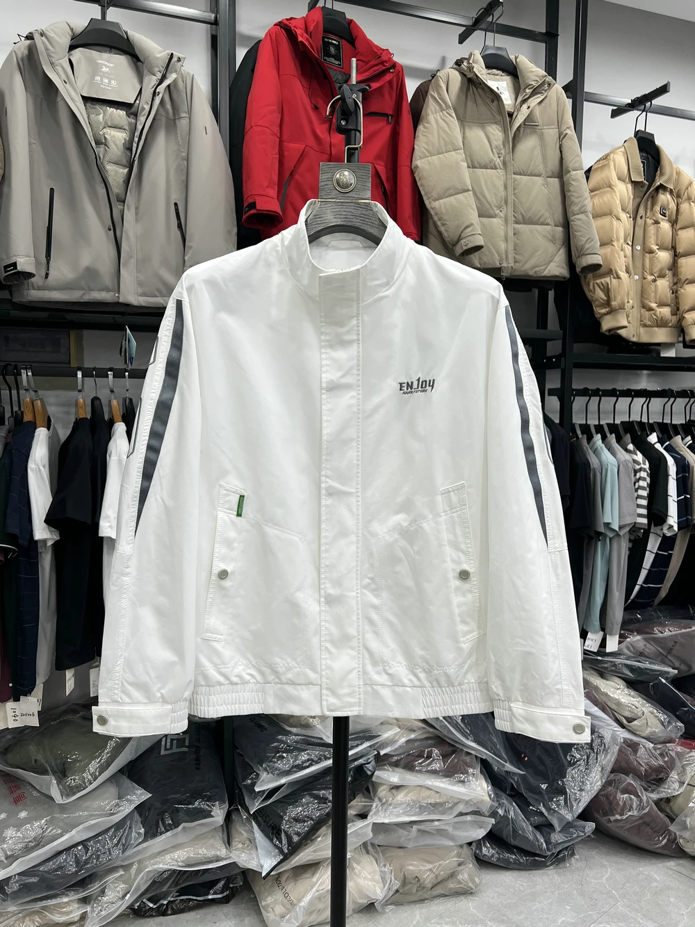 Casual Style Short Stitching Splicing Jacket Men's Spring Fashion Leisure Stand Collar Thin Outerwear Top Polyester Fiber
Casual Style Short Stitching Splicing Jacket Men's Spring Fashion Leisure Stand Collar Thin Outerwear Top Polyester Fiber