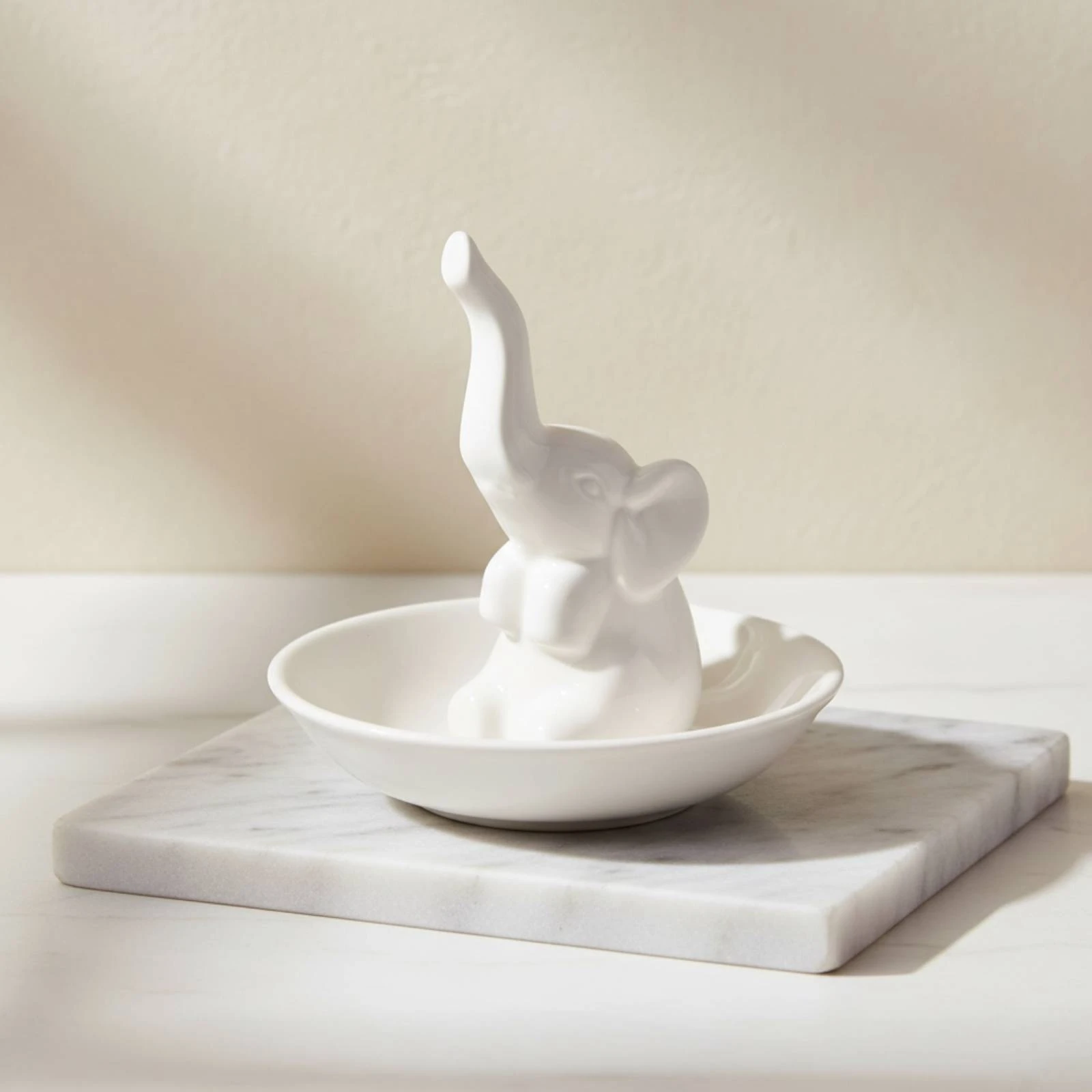 Ceramic Elephant Band Dish Glossy Finish Elephant Jewelry Dish Decorative Accessory Tray Good Luck
Ceramic Elephant Band Dish Glossy Finish Elephant Jewelry Dish Decorative Accessory Tray Good Luck