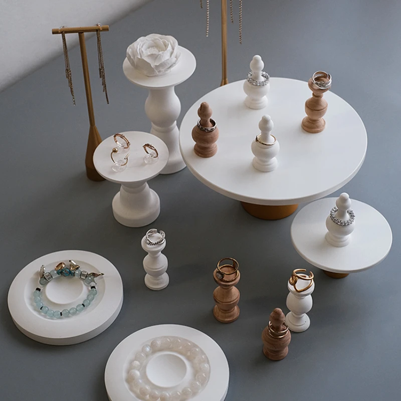 Jewelry Display Rack Beech Gypsum Chess Pieces Ring Support Shopping Mall Window Counter Collection Display Props
Jewelry Display Rack Beech Gypsum Chess Pieces Ring Support Shopping Mall Window Counter Collection Display Props