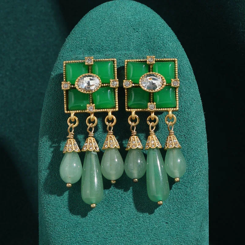 Vintage Antique Natural Stone Oval Drop Green Earrings Jade Gold Color Tassel Women Mother Day Gift Retro Luxury Quality Jewelry
Vintage Antique Natural Stone Oval Drop Green Earrings Jade Gold Color Tassel Women Mother Day Gift Retro Luxury Quality Jewelry