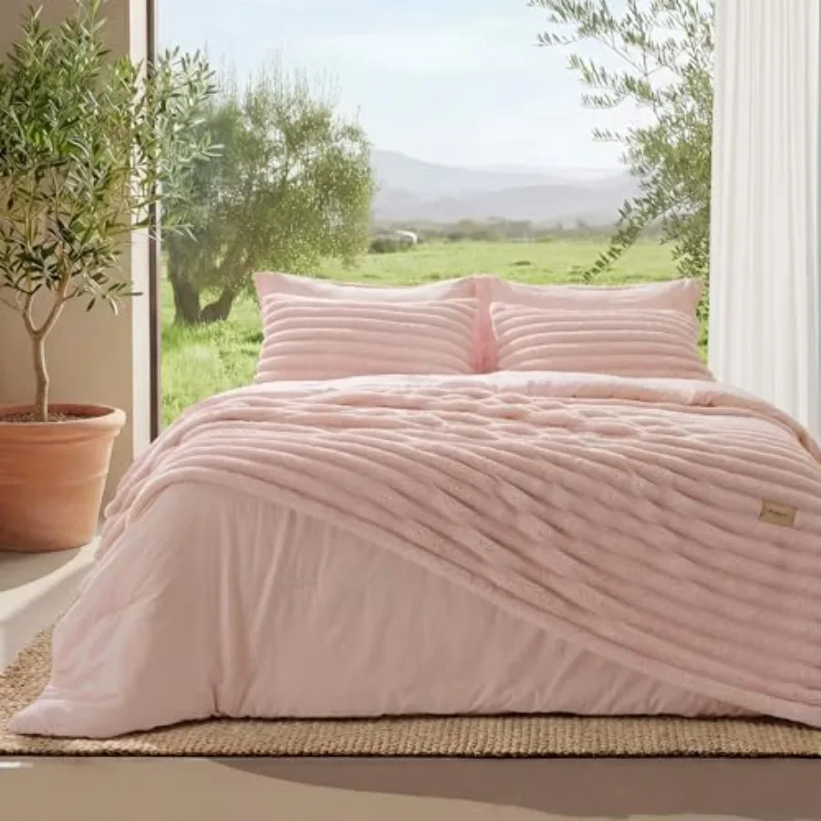 Gentlesoft™ 2-in-1 Comforter Set and Detachable Fluffy Blanket, Pink Bedding Set for All Season Use, Detachable Design for Spac
Gentlesoft™ 2-in-1 Comforter Set and Detachable Fluffy Blanket, Pink Bedding Set for All Season Use, Detachable Design for Spac