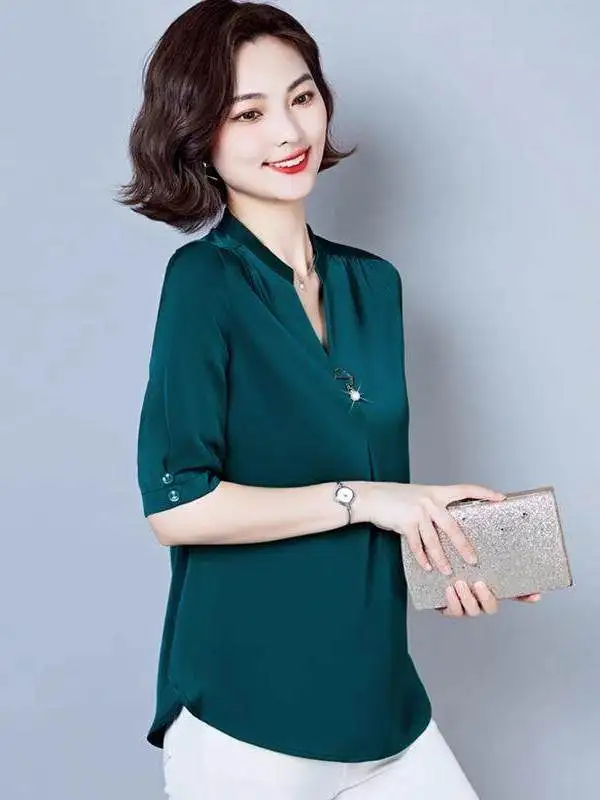 Silk Shirts Women's Summer Fashion Slimming Cover Belly Five-Quarter Sleeve Casual Loose Fit V-Neck Button-Up Mommy Dresses
Silk Shirts Women's Summer Fashion Slimming Cover Belly Five-Quarter Sleeve Casual Loose Fit V-Neck Button-Up Mommy Dresses