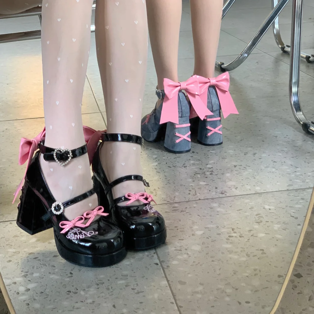 Japanese Lolita Girls High Heels Fashion Casual Kawaii Bow Y2K Black Heels Leather Platform Women Single Shoes Pumps
Japanese Lolita Girls High Heels Fashion Casual Kawaii Bow Y2K Black Heels Leather Platform Women Single Shoes Pumps