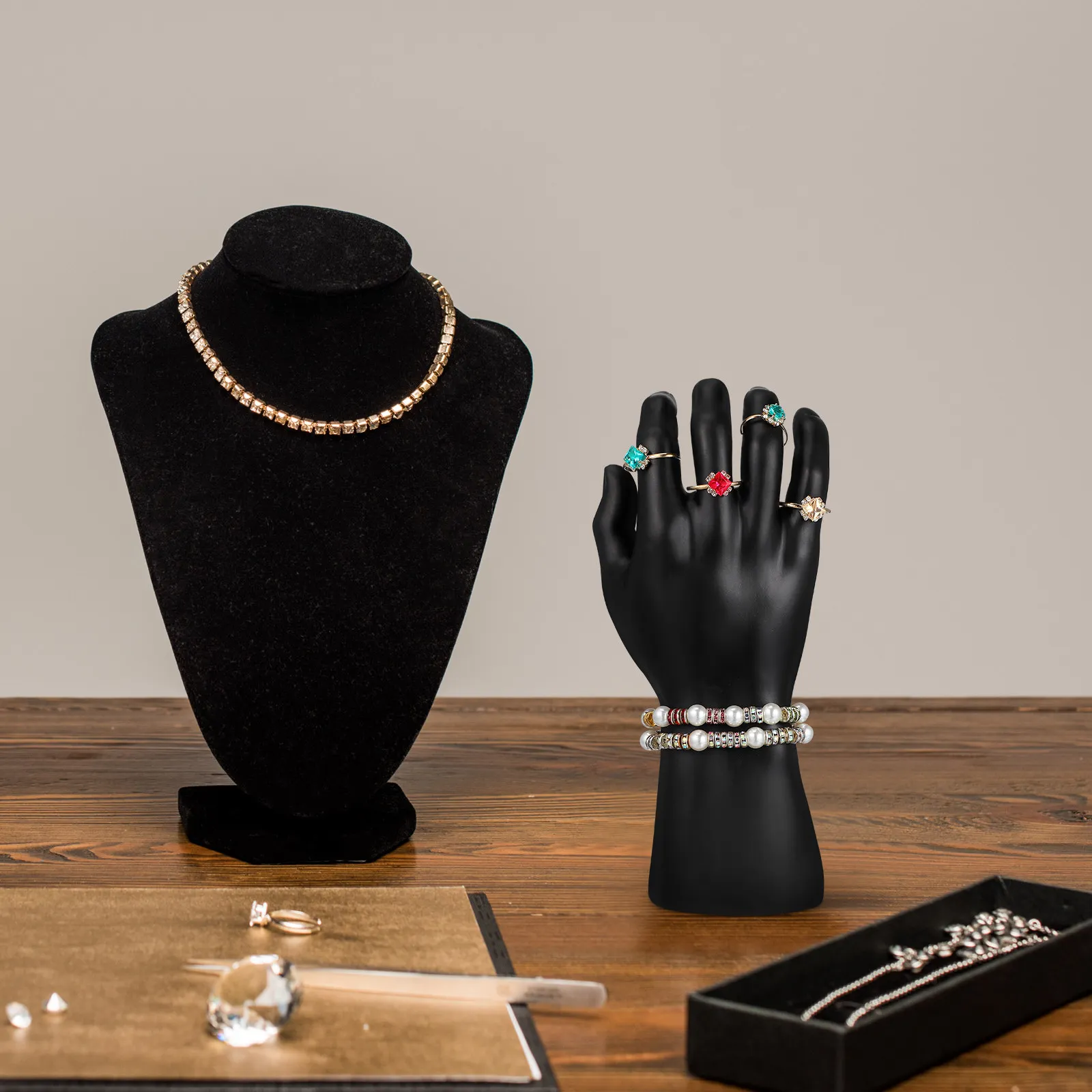 Male Mannequin Hand Display Holder Plastic Jewelry Stand for Ring Bracelet Gloves Large Jewelry Presentation Display for Store
Male Mannequin Hand Display Holder Plastic Jewelry Stand for Ring Bracelet Gloves Large Jewelry Presentation Display for Store