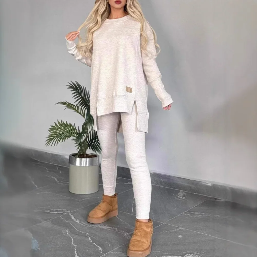 Two Piece Set Women Autumn and Winter Women's Top Slit Long Sleeved Round Neck Casual Solid Color Velvet Suit
Two Piece Set Women Autumn and Winter Women's Top Slit Long Sleeved Round Neck Casual Solid Color Velvet Suit