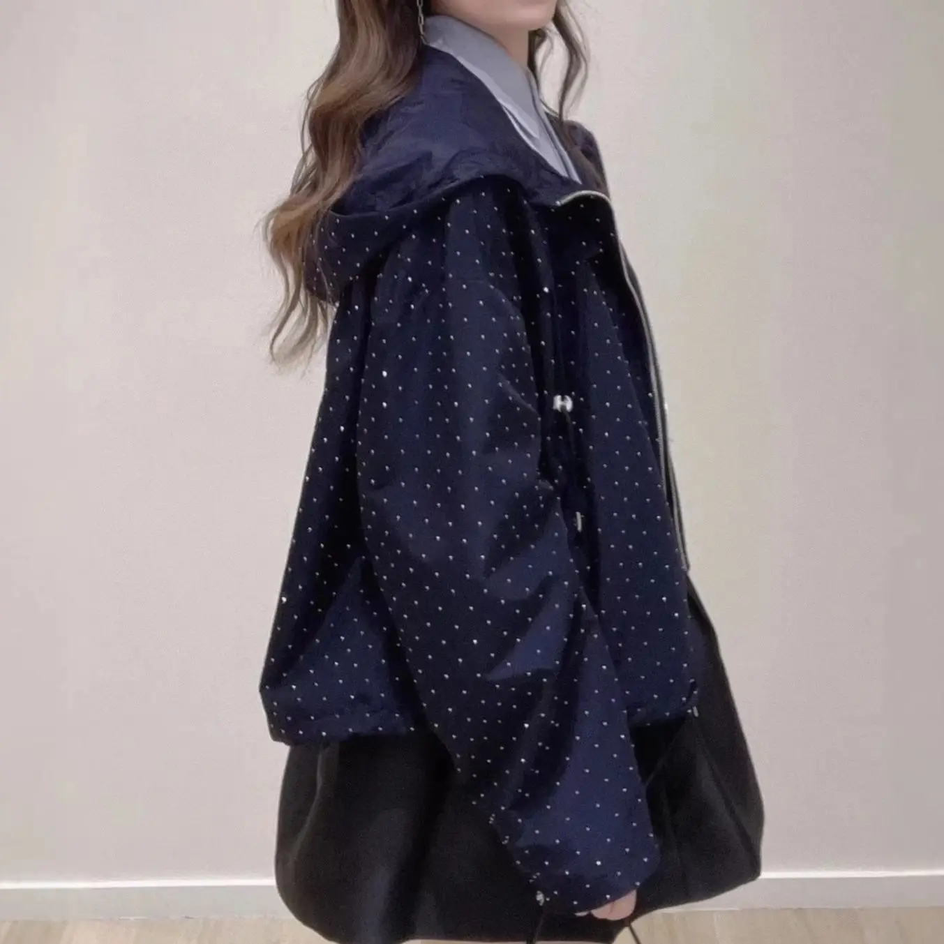 Spring Women Hooded Drawstring Rhinestone Long Sleeve Solid Coat Zipper Loose Fashion Lightweight Jacket
Spring Women Hooded Drawstring Rhinestone Long Sleeve Solid Coat Zipper Loose Fashion Lightweight Jacket