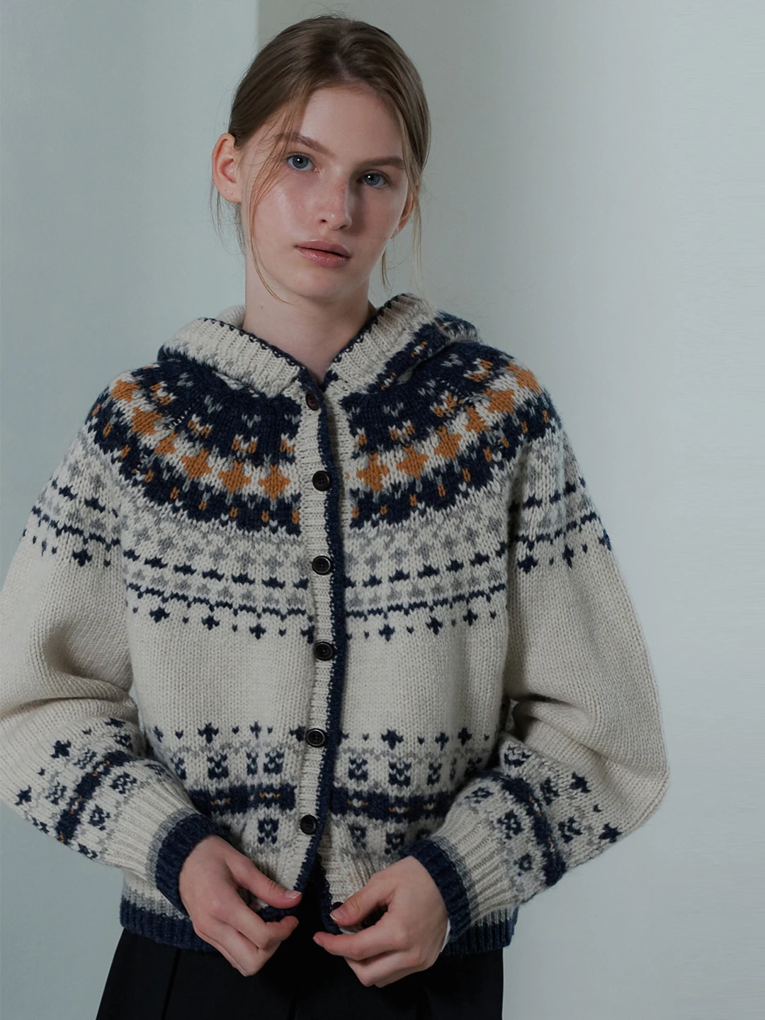 Sweater cardigan jacket women's autumn and winter new high-end thickened warm knitted sweater
Sweater cardigan jacket women's autumn and winter new high-end thickened warm knitted sweater