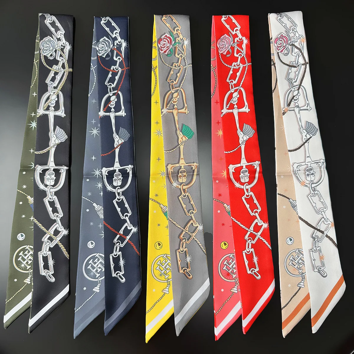 Four Seasons Ladies Twill Silk Scarf with Chain Buckle Korean Style Decorative Ribbon Bag Strap Wrap Gift Present Accessory
Four Seasons Ladies Twill Silk Scarf with Chain Buckle Korean Style Decorative Ribbon Bag Strap Wrap Gift Present Accessory