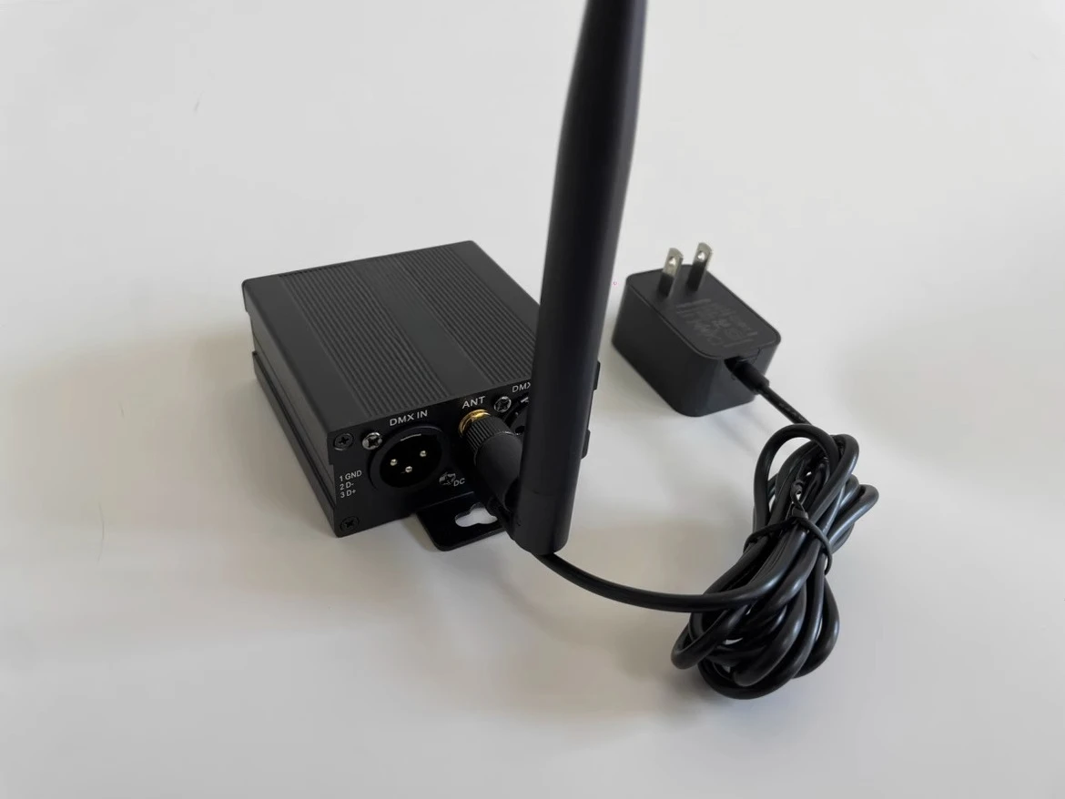 Wireless DMX512 transceiver stage light, connecting rotating lamp stand dmx signal wireless communication high-speed and stable
Wireless DMX512 transceiver stage light, connecting rotating lamp stand dmx signal wireless communication high-speed and stable