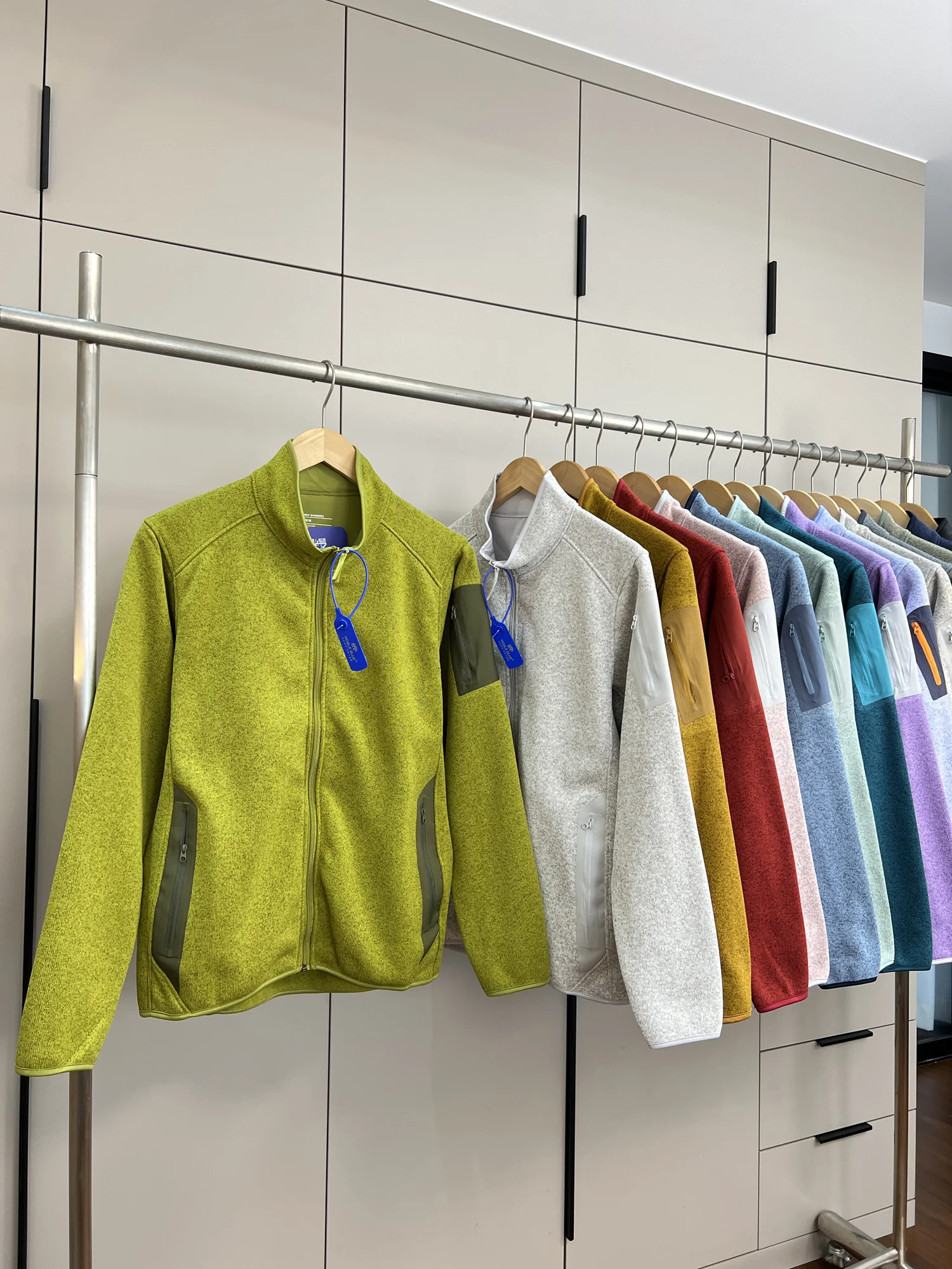 Модный уличный мужской Fce Jaet, повседневный воротник-стойка, теплый, дышащий, осенне-зимний, на молнии, подходит для Faion Urban
Модный уличный мужской Fce Jaet, повседневный воротник-стойка, теплый, дышащий, осенне-зимний, на молнии, подходит для Faion Urban