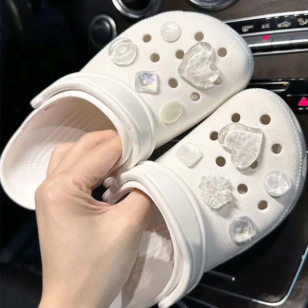Hot Selling White Rhinestone Shoe Charms for Crocs Fashion Shoe Charm Trendy Clogs Accessories for Girls Gift Lovely
Hot Selling White Rhinestone Shoe Charms for Crocs Fashion Shoe Charm Trendy Clogs Accessories for Girls Gift Lovely