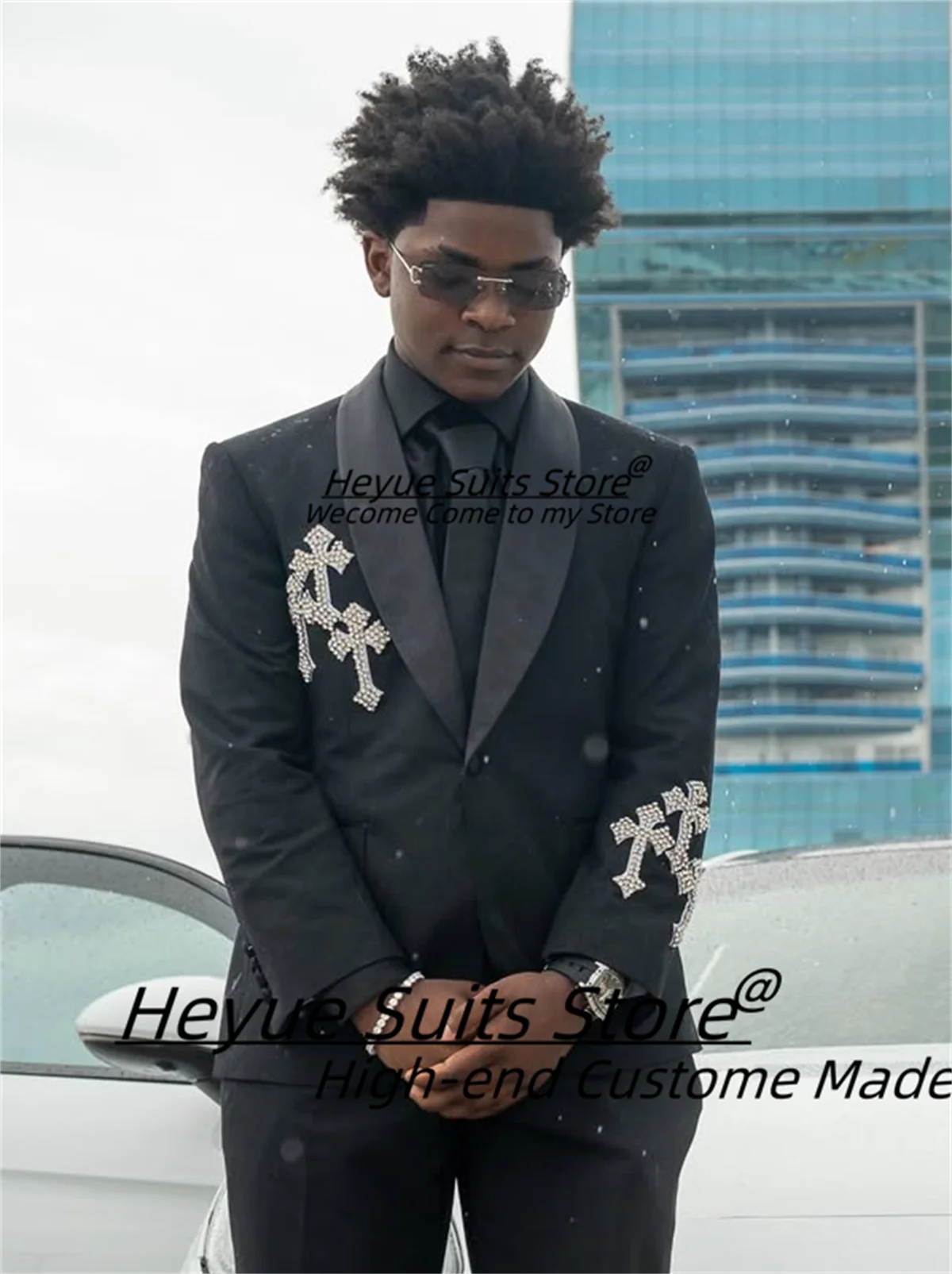 Handsome Black Men Suits Customized Glam Evening Style Groom Wedding Tuxedos Shiny Diamond 2 Pieces Sets Male Party Blazers
Handsome Black Men Suits Customized Glam Evening Style Groom Wedding Tuxedos Shiny Diamond 2 Pieces Sets Male Party Blazers
