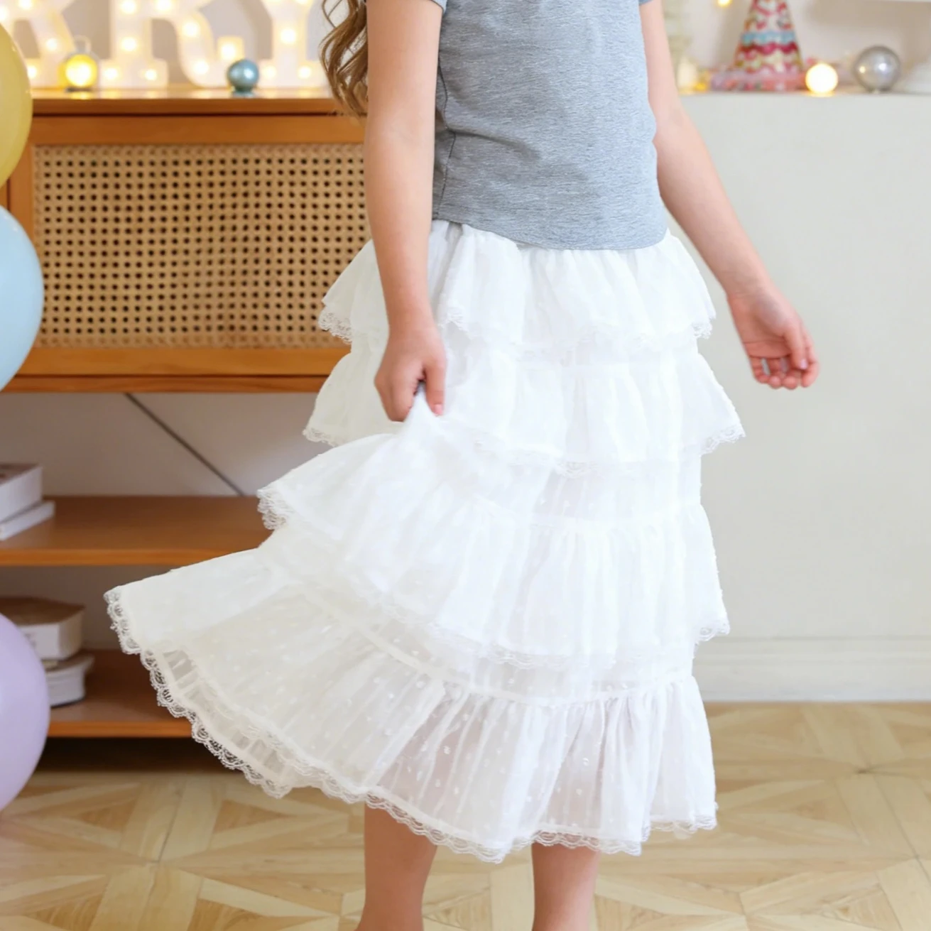 Girls Tiered Ruffle Skirt Lace Trim Chiffon Long Skirt for Kids Princess Party Daily Wear Black White Spring Summer Bottom Wear
Girls Tiered Ruffle Skirt Lace Trim Chiffon Long Skirt for Kids Princess Party Daily Wear Black White Spring Summer Bottom Wear