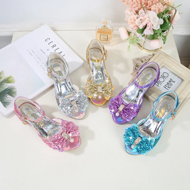 Trendy Sandals New Summer Princess Shoes High Heels Shining Exquisite Girl Shoe Classic Elegant Kid Shoes Bow Cute Leather Shoe
Trendy Sandals New Summer Princess Shoes High Heels Shining Exquisite Girl Shoe Classic Elegant Kid Shoes Bow Cute Leather Shoe