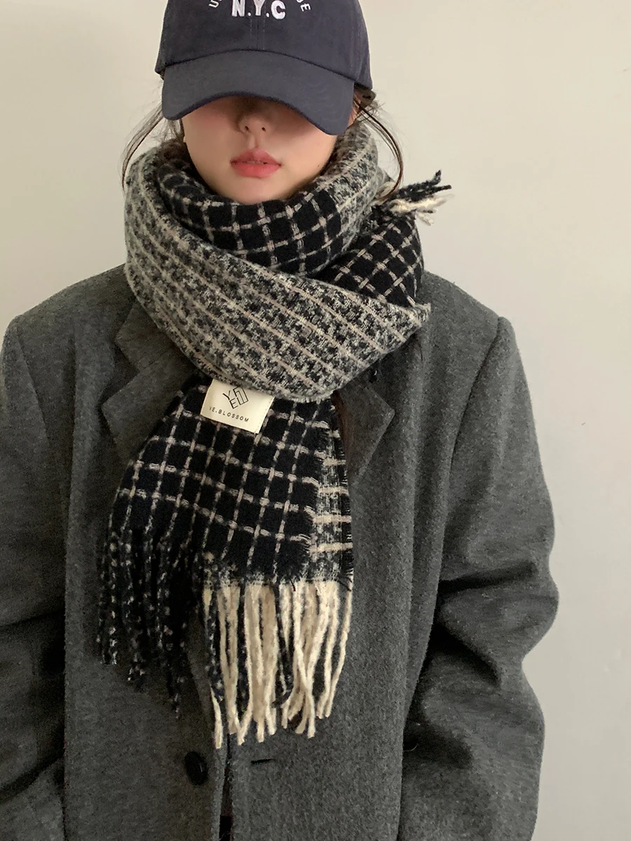 Корейский клетчатый шарф с кисточками в стиле ретро для женщин, осень и зима 2024, новый высококачественный утеплитель для шеи с имитацией тепла
Корейский клетчатый шарф с кисточками в стиле ретро для женщин, осень и зима 2024, новый высококачественный утеплитель для шеи с имитацией тепла