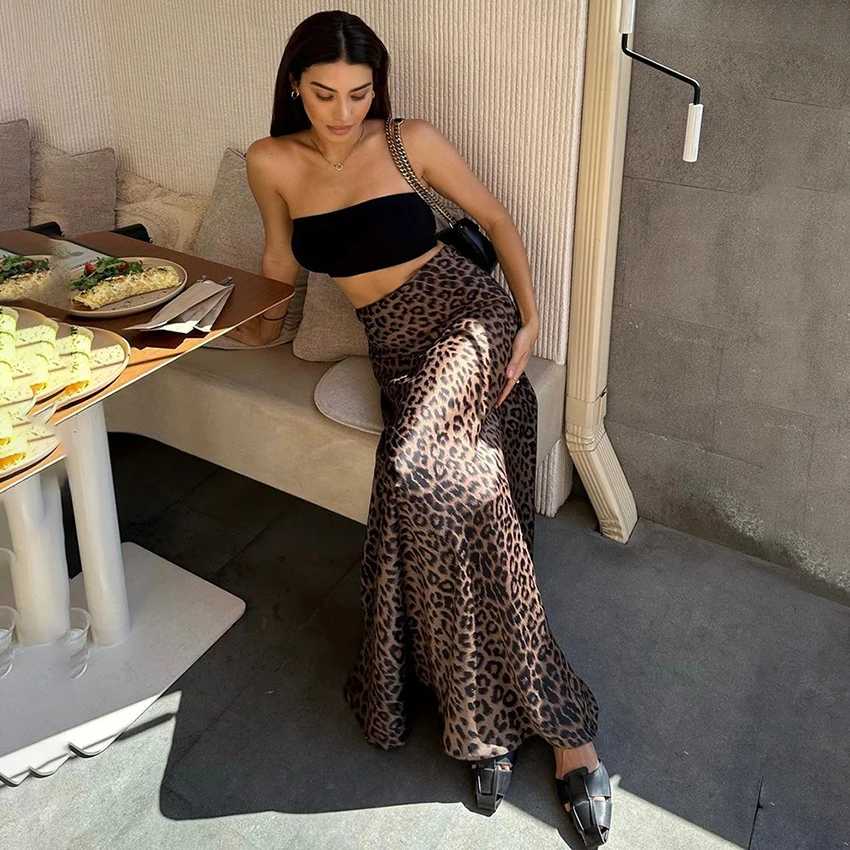 Linad Elegant High Waist Leopard Long Skirts Women 2025 Casual Zipper A Line Skirt Female Street Chic Print Floor-Length Skirts
Linad Elegant High Waist Leopard Long Skirts Women 2025 Casual Zipper A Line Skirt Female Street Chic Print Floor-Length Skirts