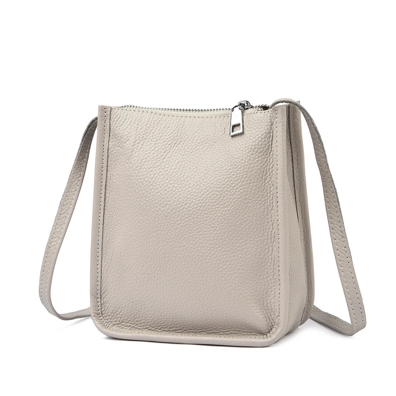 Luxury Brand Diaper Bag Ladies Trendy Logo Letter Crossbody Purse For Women Casual Simple High End Minimalist Commuter Tote
Luxury Brand Diaper Bag Ladies Trendy Logo Letter Crossbody Purse For Women Casual Simple High End Minimalist Commuter Tote