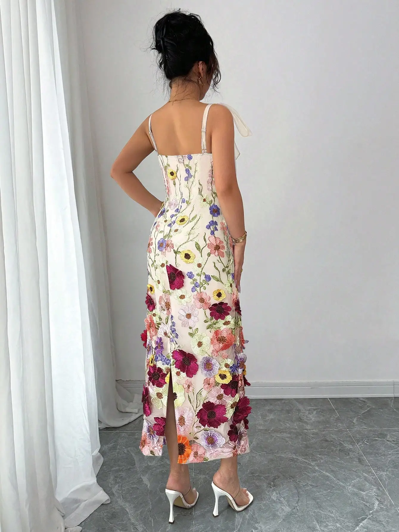 Elegant 3D Floral Embroidered Sleeveless A-Line Dress With Tied Straps For Spring Summer
Elegant 3D Floral Embroidered Sleeveless A-Line Dress With Tied Straps For Spring Summer