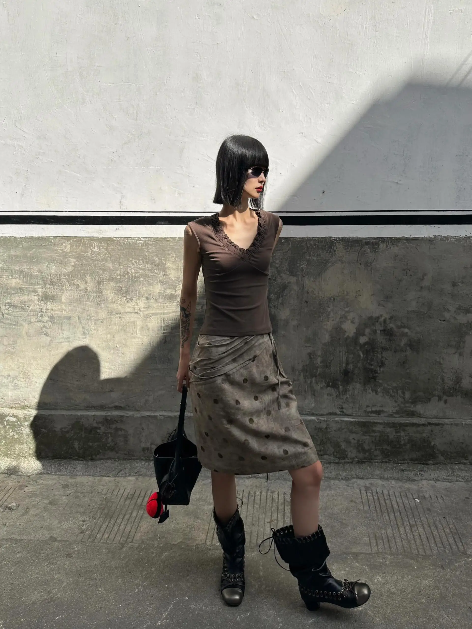 Retro Design Linen Polka Dot Gored Roman Pleat Straight Skirt Midi Skirt Women's Spring Summer New Style City Commute Casual
Retro Design Linen Polka Dot Gored Roman Pleat Straight Skirt Midi Skirt Women's Spring Summer New Style City Commute Casual