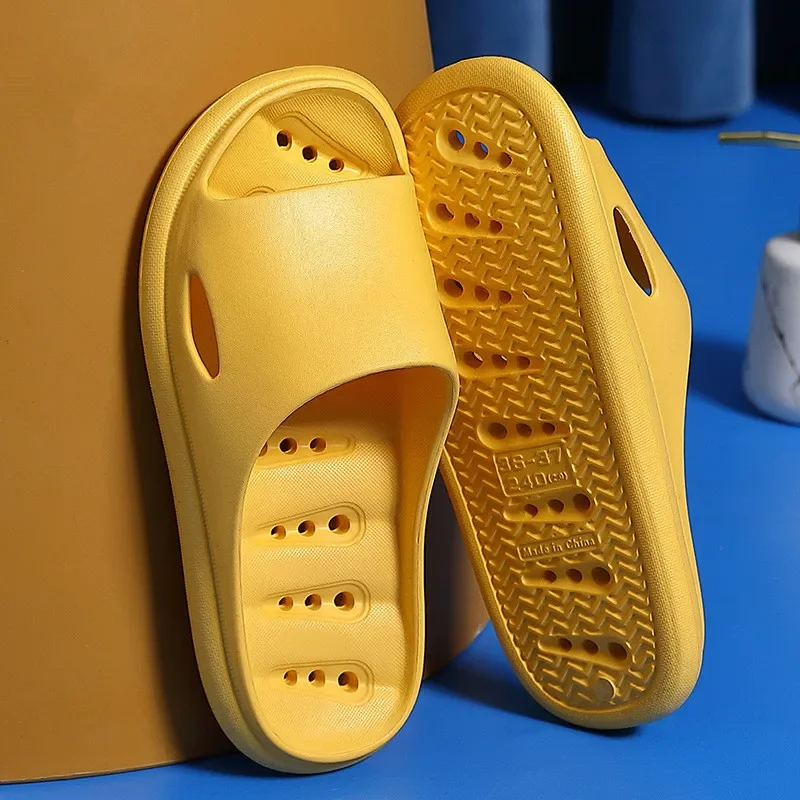 Summer Men Slippers New Hollow-Out Bathing Soft Slippers Non-Slip Bathroom Home Women Flip Flops Outdoor Beach Slippers
Summer Men Slippers New Hollow-Out Bathing Soft Slippers Non-Slip Bathroom Home Women Flip Flops Outdoor Beach Slippers