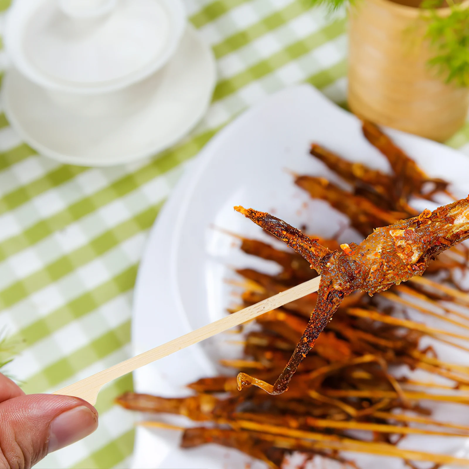 100Pcs Bamboo Barbecue Skewers With Sharp Tip For Grilling Kebab Sticks And Multi-Purpose Kitchen Supplies
100Pcs Bamboo Barbecue Skewers With Sharp Tip For Grilling Kebab Sticks And Multi-Purpose Kitchen Supplies