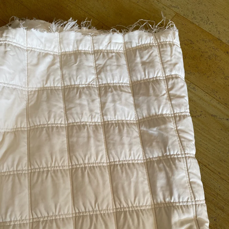 White solid-color cotton casual checkered fabric for autumn and winter vest, jacket and pants, handcrafted polyester fabric
White solid-color cotton casual checkered fabric for autumn and winter vest, jacket and pants, handcrafted polyester fabric