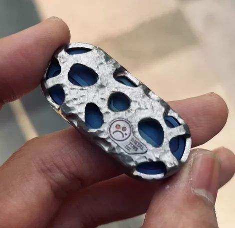 Titanium hollow topb push card hollow stone pattern edc decompression toy
Titanium hollow topb push card hollow stone pattern edc decompression toy