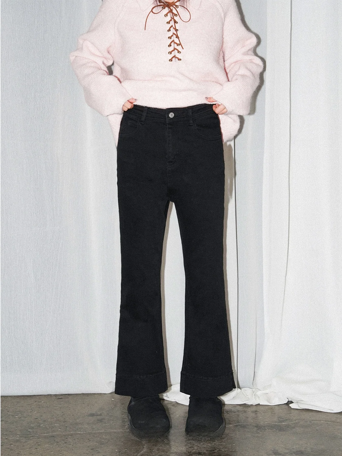 JINGU Retro High Waist Slim Fit Bell Bottom Jeans Leg Shaping Simple Design Casual Style Winter Collection Ladies Jeans
JINGU Retro High Waist Slim Fit Bell Bottom Jeans Leg Shaping Simple Design Casual Style Winter Collection Ladies Jeans