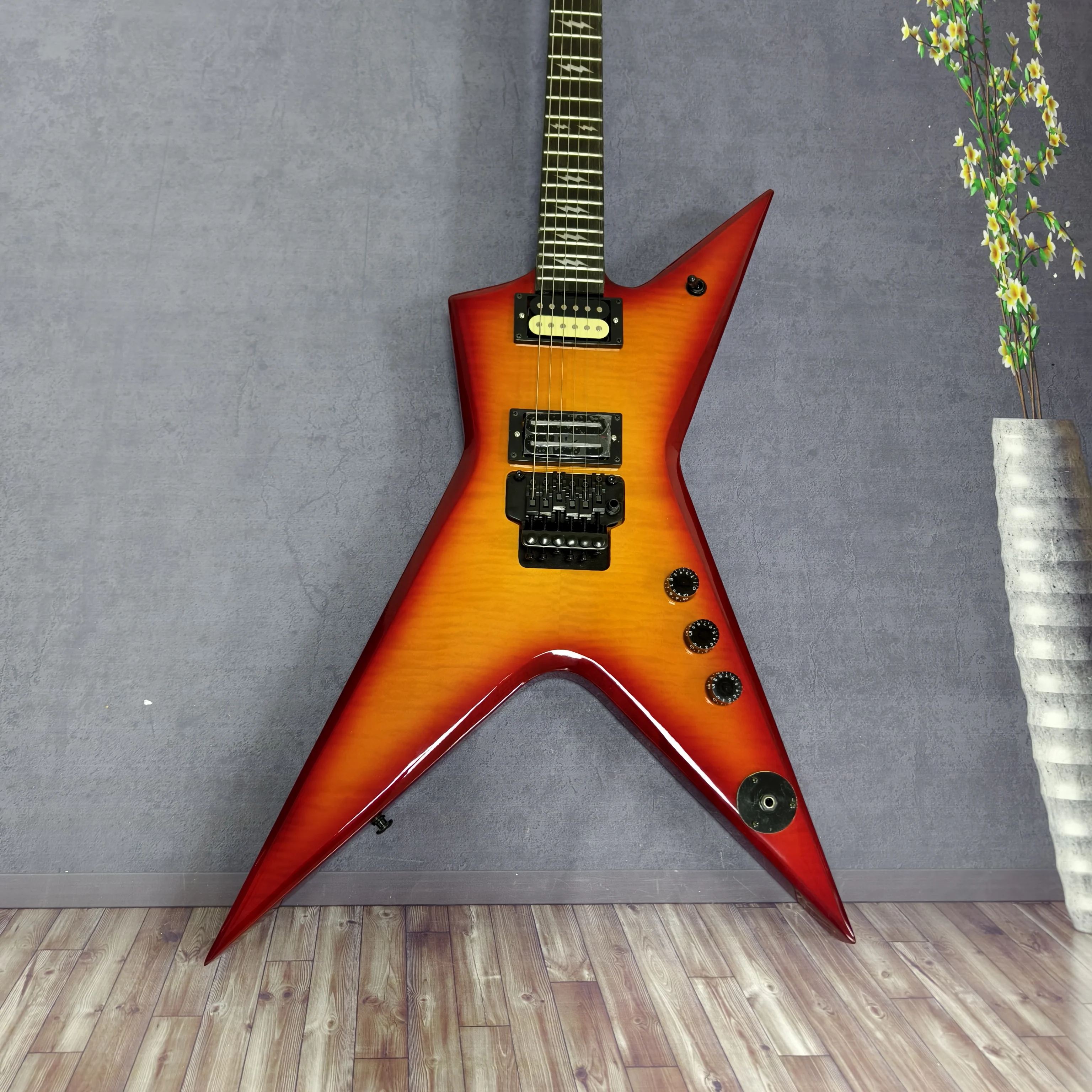 Washburn Electric Guitar Cherry Sunburst Flame Maple Top Mahogany Body Rosewood Fingerboard
Washburn Electric Guitar Cherry Sunburst Flame Maple Top Mahogany Body Rosewood Fingerboard