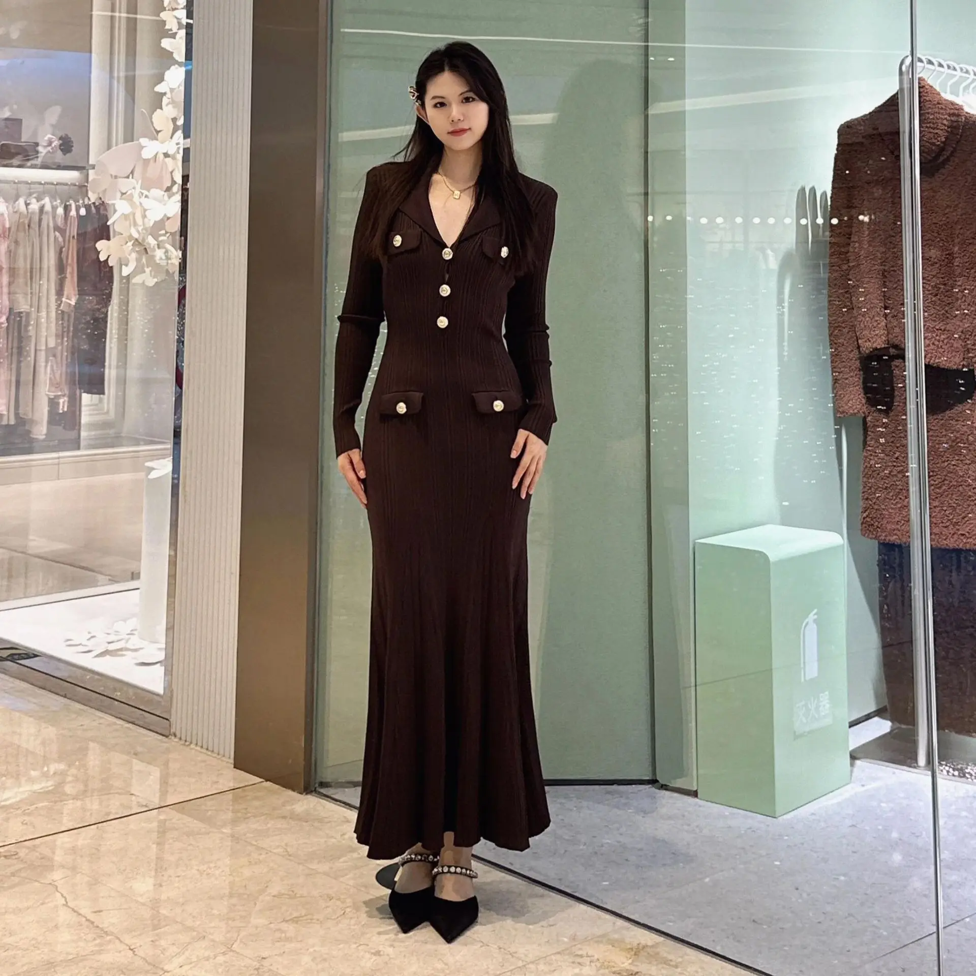Suit and Collar Long Knitted Dress with Temperament, Fashionable and Elegant Waist-hugging and Slim 2025 Early Spring New Style
Suit and Collar Long Knitted Dress with Temperament, Fashionable and Elegant Waist-hugging and Slim 2025 Early Spring New Style
