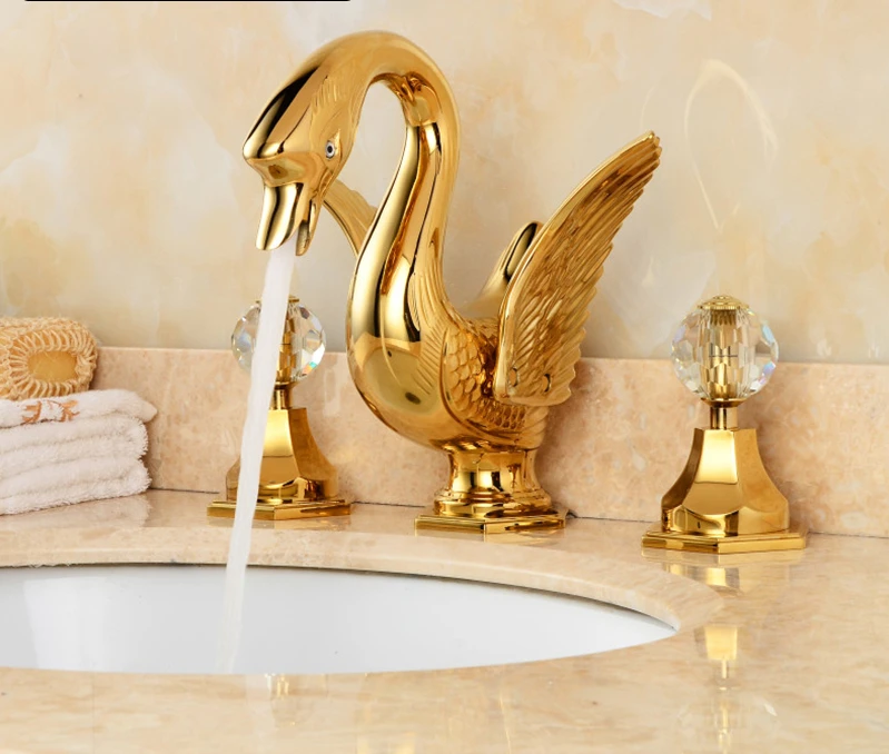Household European style washbasin with three hole faucet cold and hot washbasin with antique gold faucet under the sink
Household European style washbasin with three hole faucet cold and hot washbasin with antique gold faucet under the sink