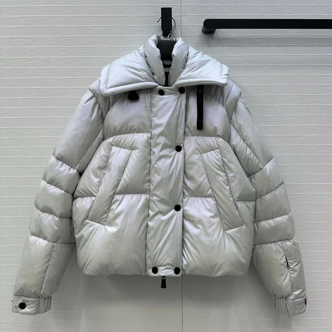 2025 New Winter Thick Warm White Goose Down Coat Women Lapel Long Sleeve Loose Bread Style Silver Color Fashion Design Jacket
2025 New Winter Thick Warm White Goose Down Coat Women Lapel Long Sleeve Loose Bread Style Silver Color Fashion Design Jacket