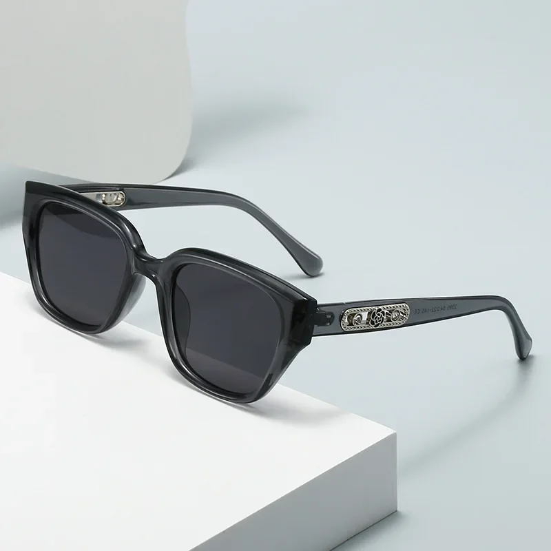 2025 New Luxury Design To Create Sunglasses Lady Personality New Square Small Frame Senior Polarized UV Sunglasses
2025 New Luxury Design To Create Sunglasses Lady Personality New Square Small Frame Senior Polarized UV Sunglasses