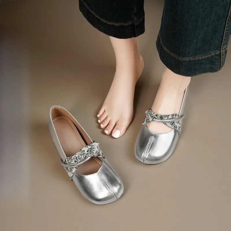 New Chinese Style Ballet Round Toe Single Shoes Women's Spring Autumn French Slip-On Low Cut Flat Mary Janes Comfortable Flats
New Chinese Style Ballet Round Toe Single Shoes Women's Spring Autumn French Slip-On Low Cut Flat Mary Janes Comfortable Flats
