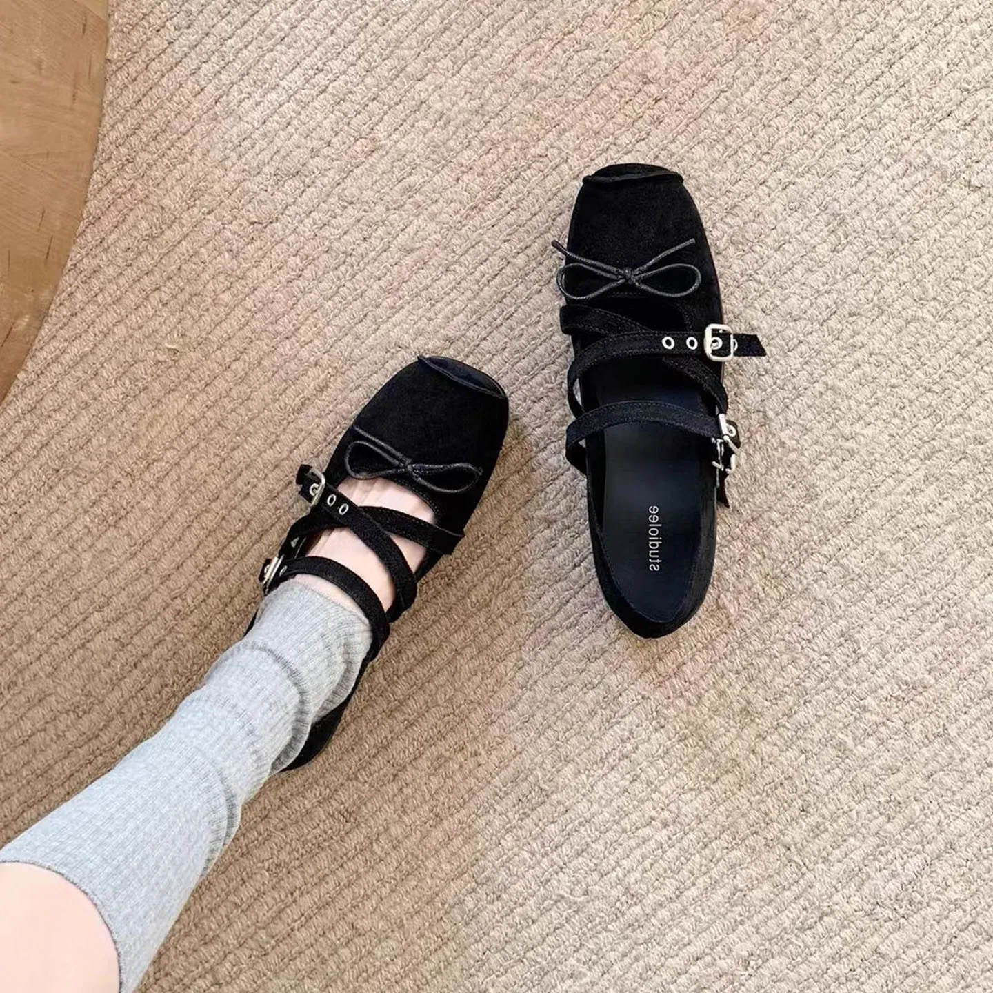 Mary Jane Flat Ballet Shoes Women's 4cm Height Increase Grape Mom Cross Buckle Strap Square Head Single Shoes Fashionable Cas...
Mary Jane Flat Ballet Shoes Women's 4cm Height Increase Grape Mom Cross Buckle Strap Square Head Single Shoes Fashionable Cas...