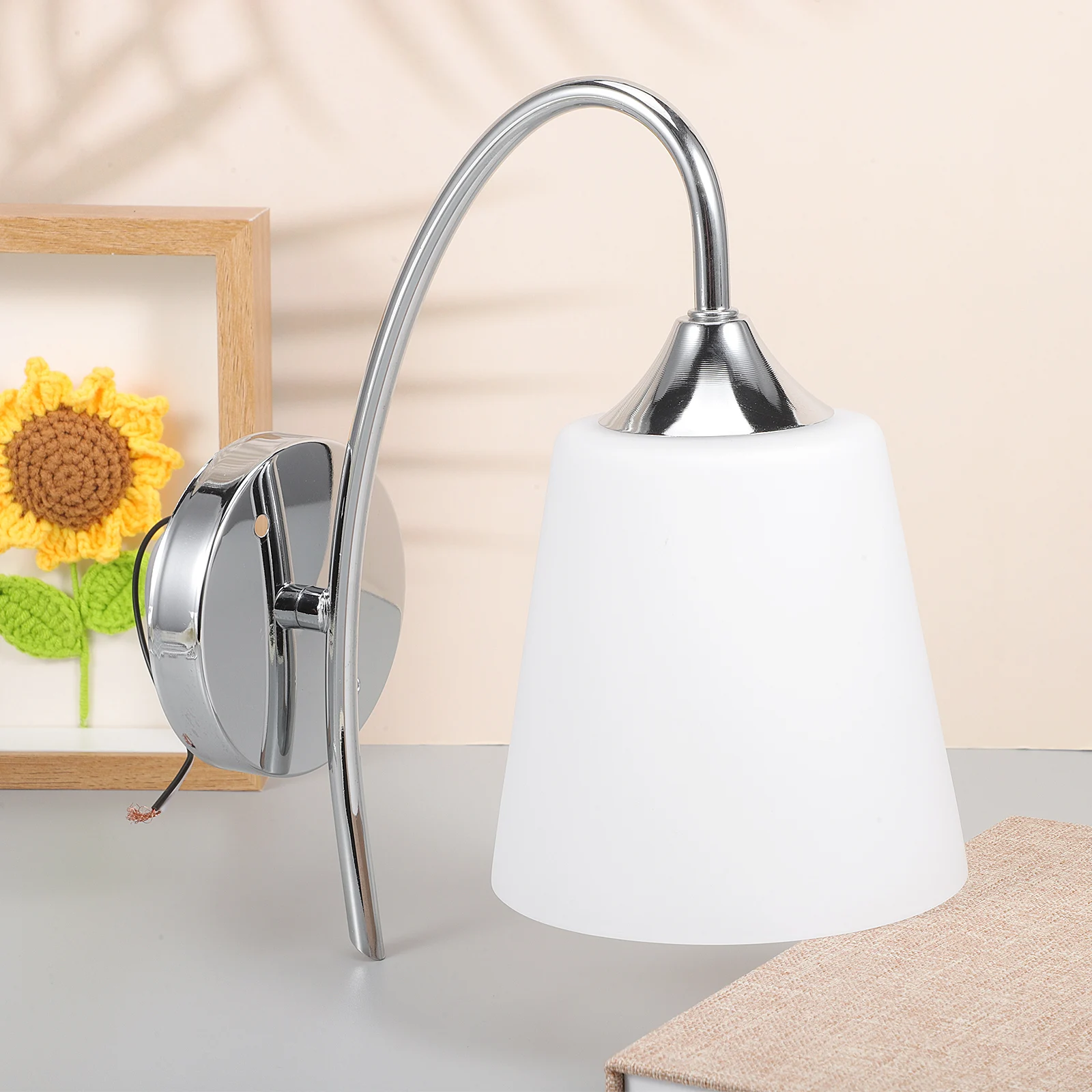1pc Bedside Wall Sconce Glass Chandelier Hotel Room Decorative Lighting Supply Lighting Passage Indoor Fixture
1pc Bedside Wall Sconce Glass Chandelier Hotel Room Decorative Lighting Supply Lighting Passage Indoor Fixture