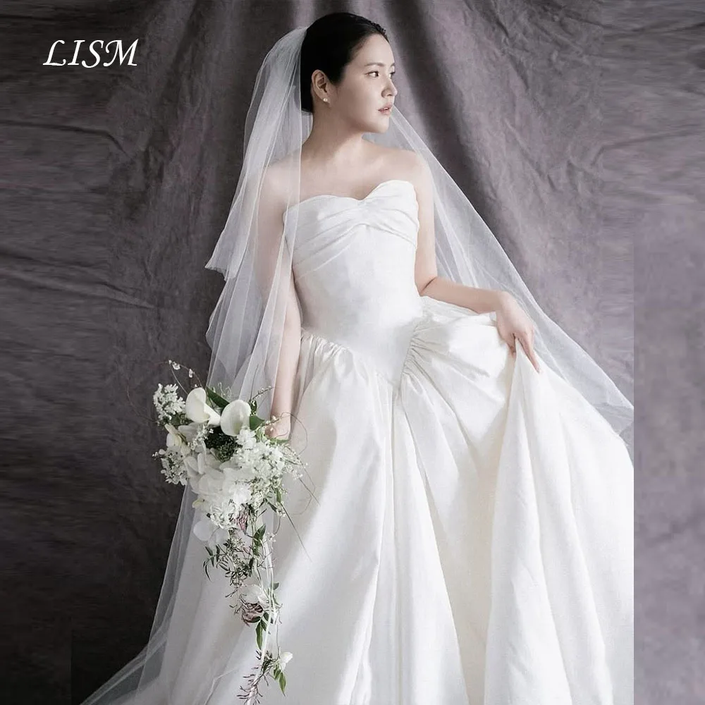 LISM Sweetheart A-Line Korea Wedding Dresses Strapless Customized Silk Satin Elegant Bridal Gowns 결혼식 드레 Photo Shoot
LISM Sweetheart A-Line Korea Wedding Dresses Strapless Customized Silk Satin Elegant Bridal Gowns 결혼식 드레 Photo Shoot