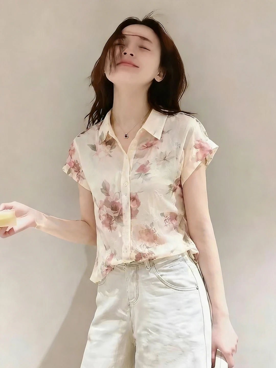 Fashionable Summer Shirt Design Sense Short Sleeve Single Button Color Block Print Unique Elegant Korean Style Silk Top
Fashionable Summer Shirt Design Sense Short Sleeve Single Button Color Block Print Unique Elegant Korean Style Silk Top