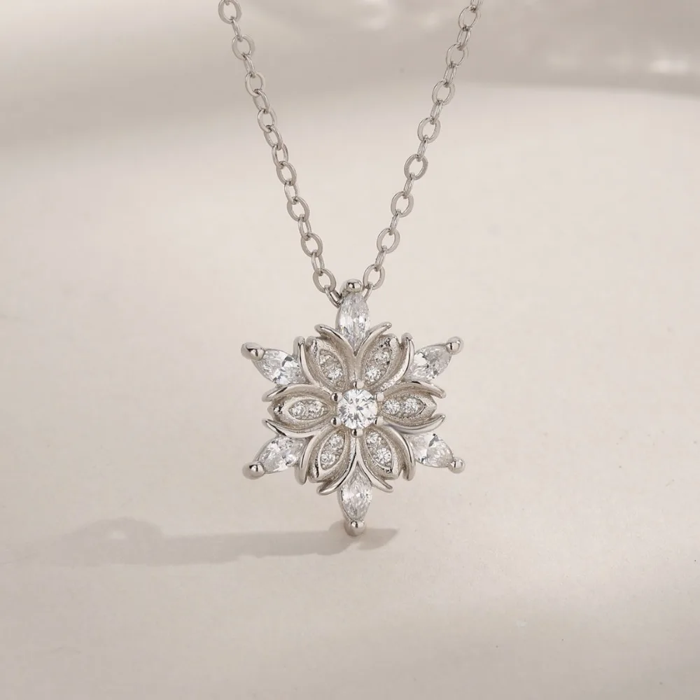 Delicate Snowflake Shape Christmas Style Necklace Women's Design Sense Necklace
Delicate Snowflake Shape Christmas Style Necklace Women's Design Sense Necklace