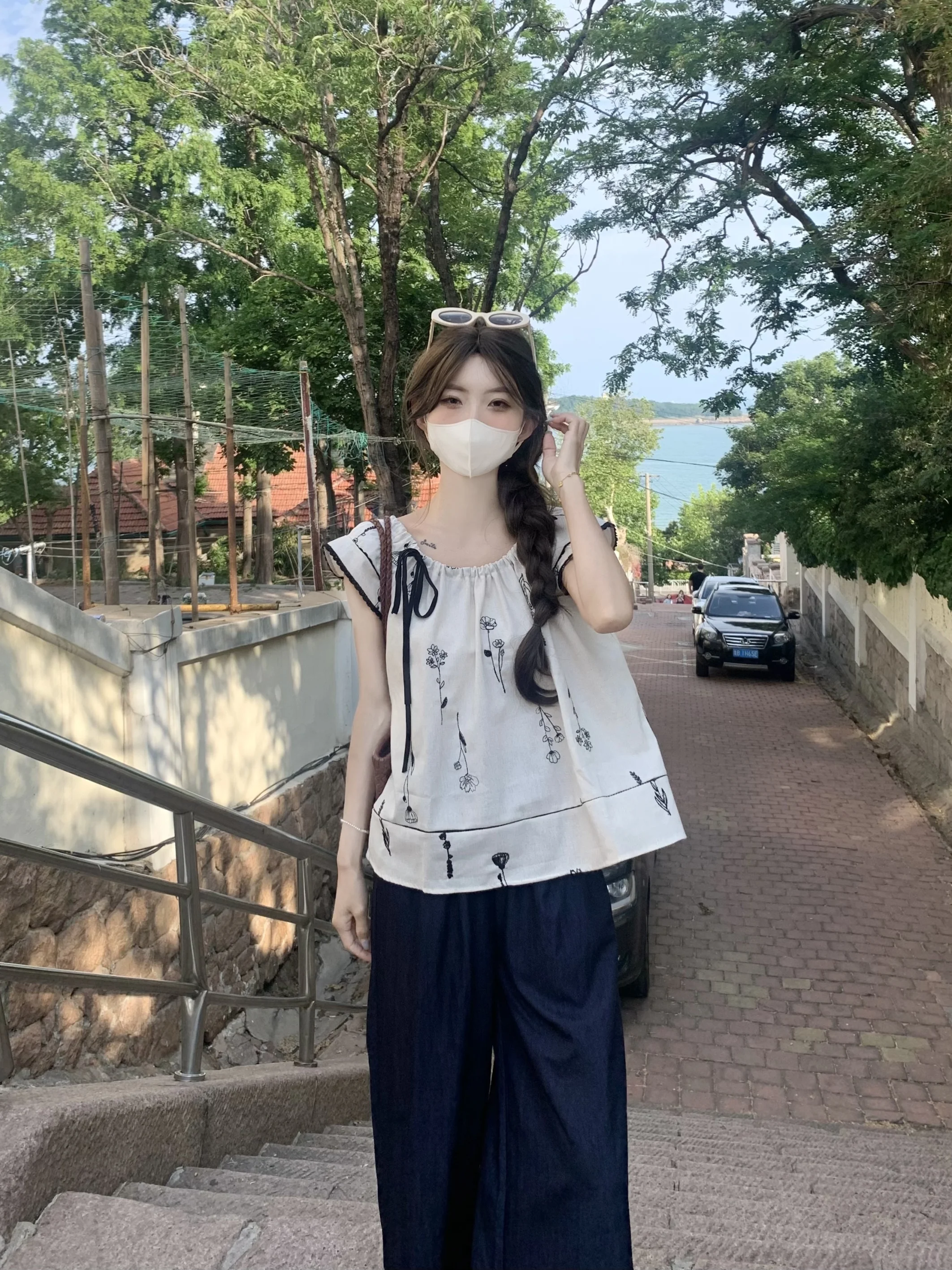 Элегантная вышитая хлопково-льняная рубашка-жилетка для женщин, летняя уникальная рубашка-блузка в корейском стиле, свободного кроя, дышащая, маленький размер
Элегантная вышитая хлопково-льняная рубашка-жилетка для женщин, летняя уникальная рубашка-блузка в корейском стиле, свободного кроя, дышащая, маленький размер