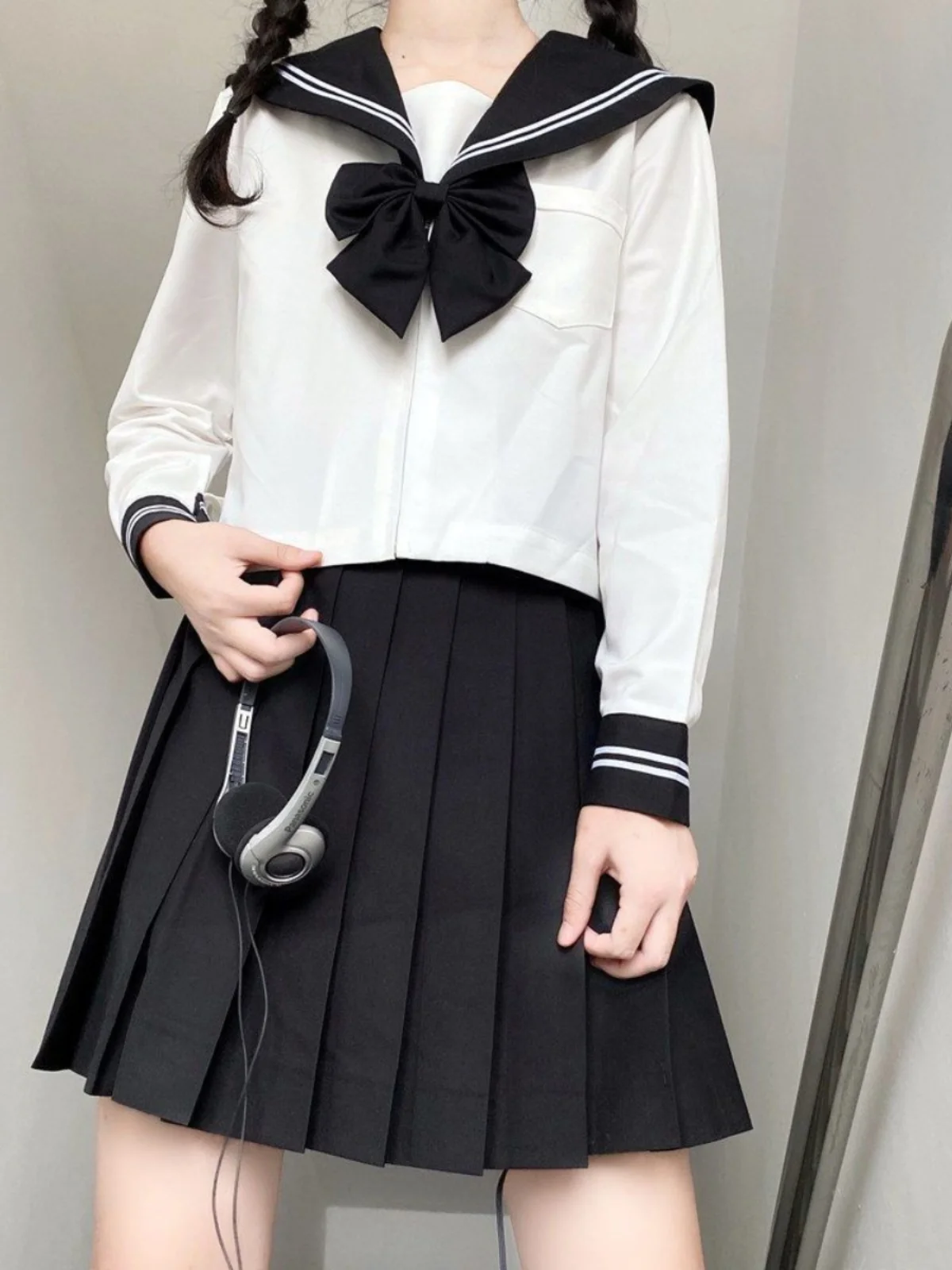 plus Size 200 Pounds Jk Uniform Set Large Black Sailor Suit Full Set Student Uniform Long Skirt Bad Girl Style Summer Long Sl...
plus Size 200 Pounds Jk Uniform Set Large Black Sailor Suit Full Set Student Uniform Long Skirt Bad Girl Style Summer Long Sl...