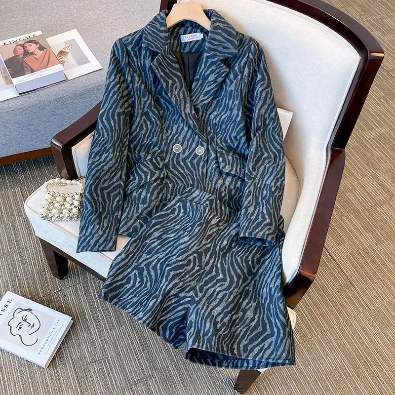 Women Zebra stripes Long Sleeve Blazer 2pcs set Office Lady Coat And Shorts Outfits Autumn V Neck Jackets Suit Casual Slim cloth
Women Zebra stripes Long Sleeve Blazer 2pcs set Office Lady Coat And Shorts Outfits Autumn V Neck Jackets Suit Casual Slim cloth