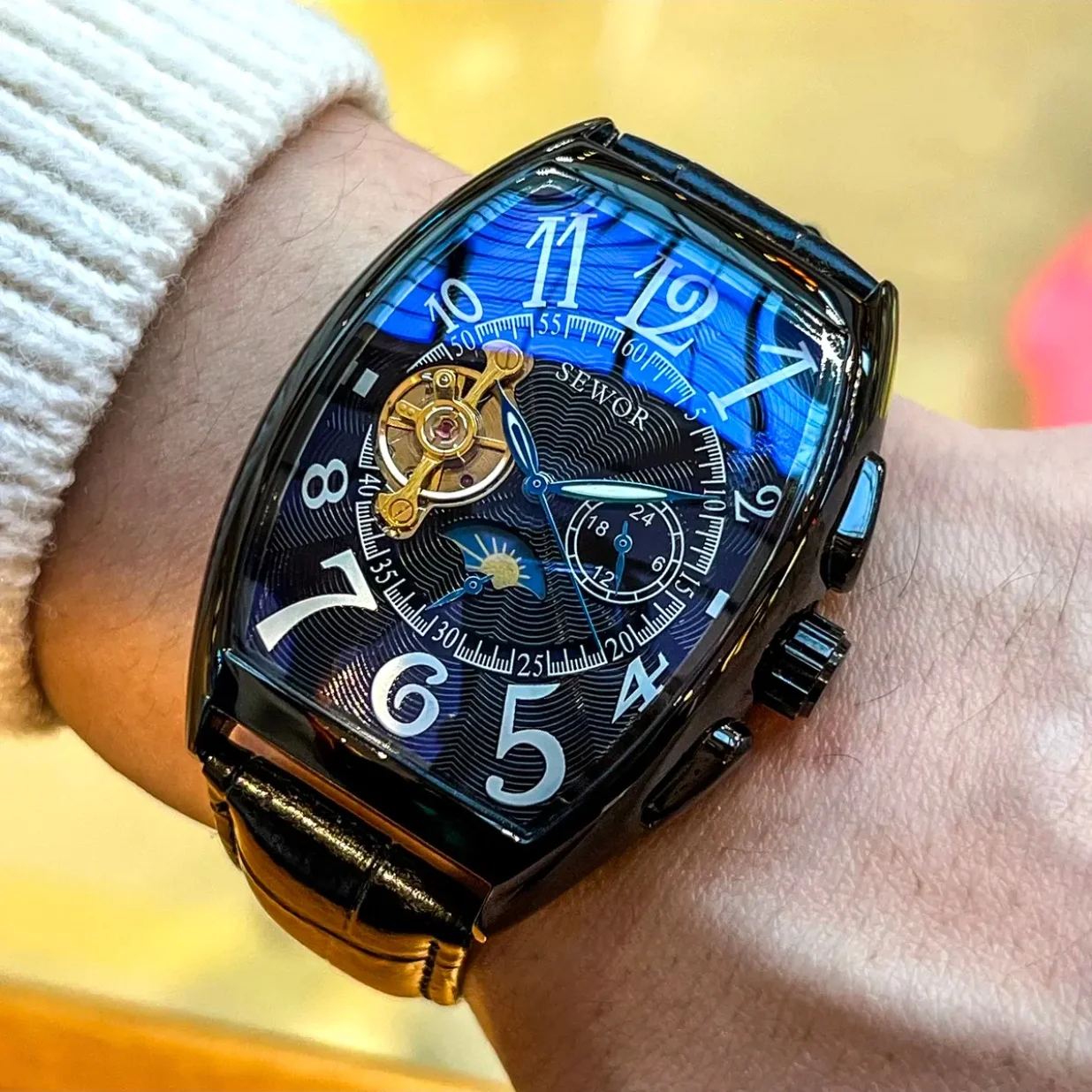 Men's Business Mechanical Wristwatch, Barrel-Shaped Skeleton Automatic Watch, Moon Phase Display, Waterproof, Luminous Men's Watch, Light Luxury Leather Strap, High-End Feel Wristwatch, Retro Fashion Men's Watch, Popular Gift for Boyfriend
Men's Business Mechanical Wristwatch, Barrel-Shaped Skeleton Automatic Watch, Moon Phase Display, Waterproof, Luminous Men's Watch, Light Luxury Leather Strap, High-End Feel Wristwatch, Retro Fashion Men's Watch, Popular Gift for Boyfriend
