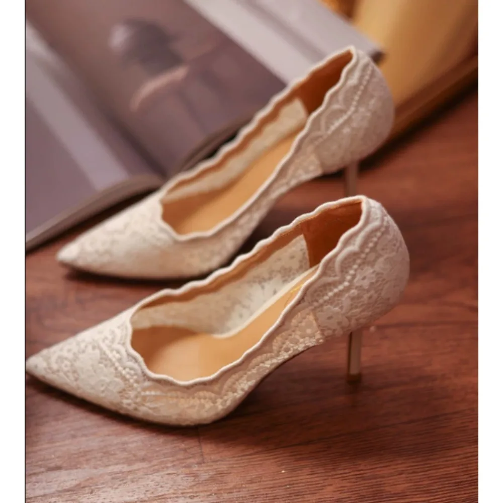 French Lace Wedding High Heels For Bride 8.5cm Heel White Bridal Heels For Wedding Banquet Party Single Shoes
French Lace Wedding High Heels For Bride 8.5cm Heel White Bridal Heels For Wedding Banquet Party Single Shoes