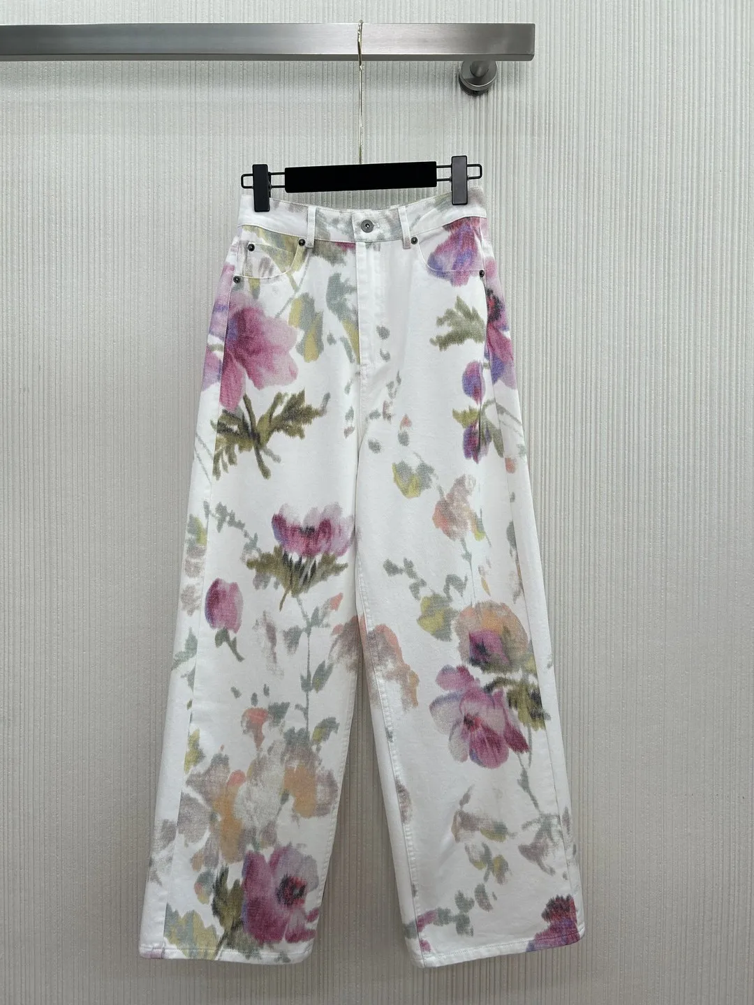 Spring 2026 Retro Floral Print High Waist Straight Leg Jeans Casual Fashionable Versatile Loose Fit Women's Denim Pants
Spring 2026 Retro Floral Print High Waist Straight Leg Jeans Casual Fashionable Versatile Loose Fit Women's Denim Pants
