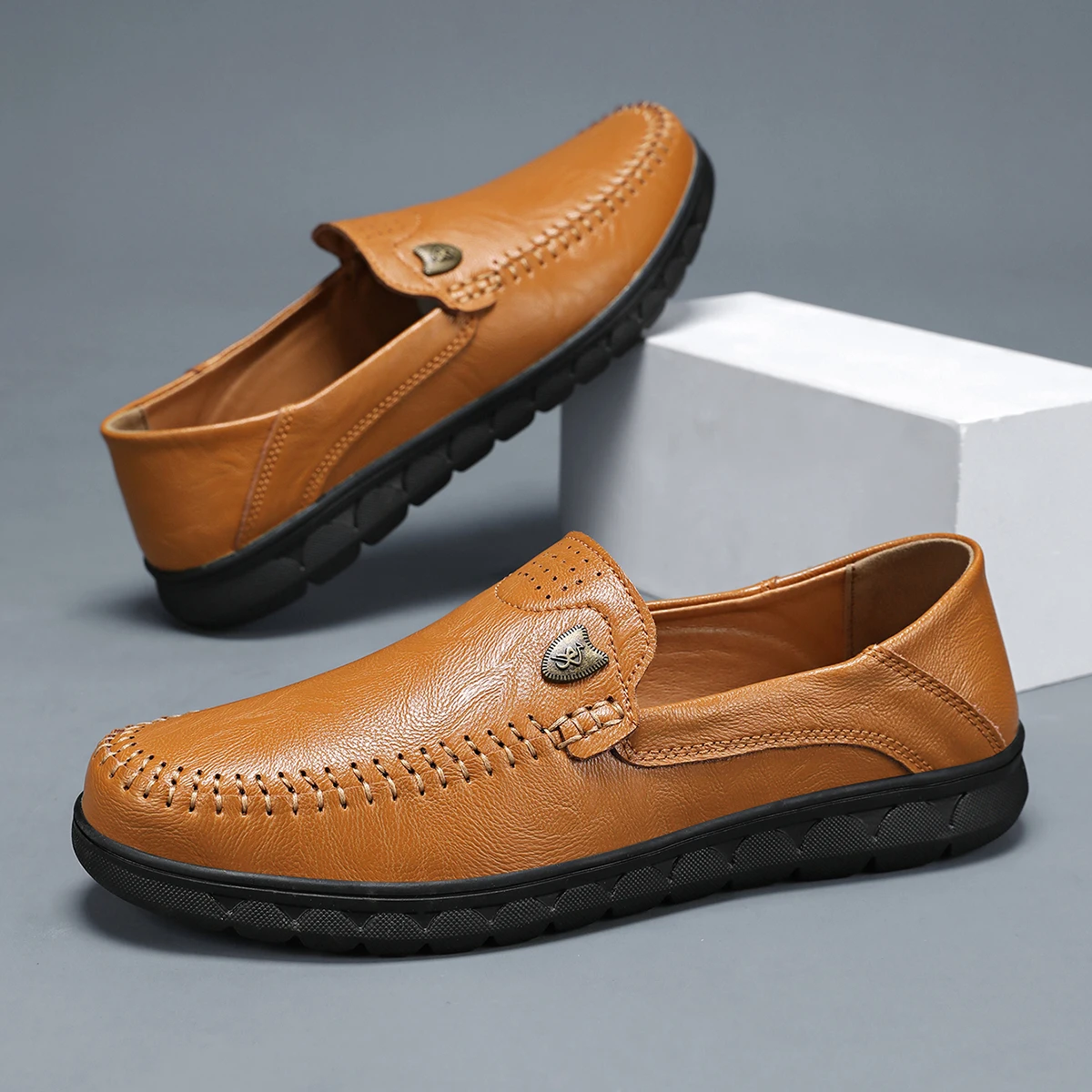 Four seasons versatile men business shoes formal leather footwear round toe flat sole breathable easy daily matching
Four seasons versatile men business shoes formal leather footwear round toe flat sole breathable easy daily matching