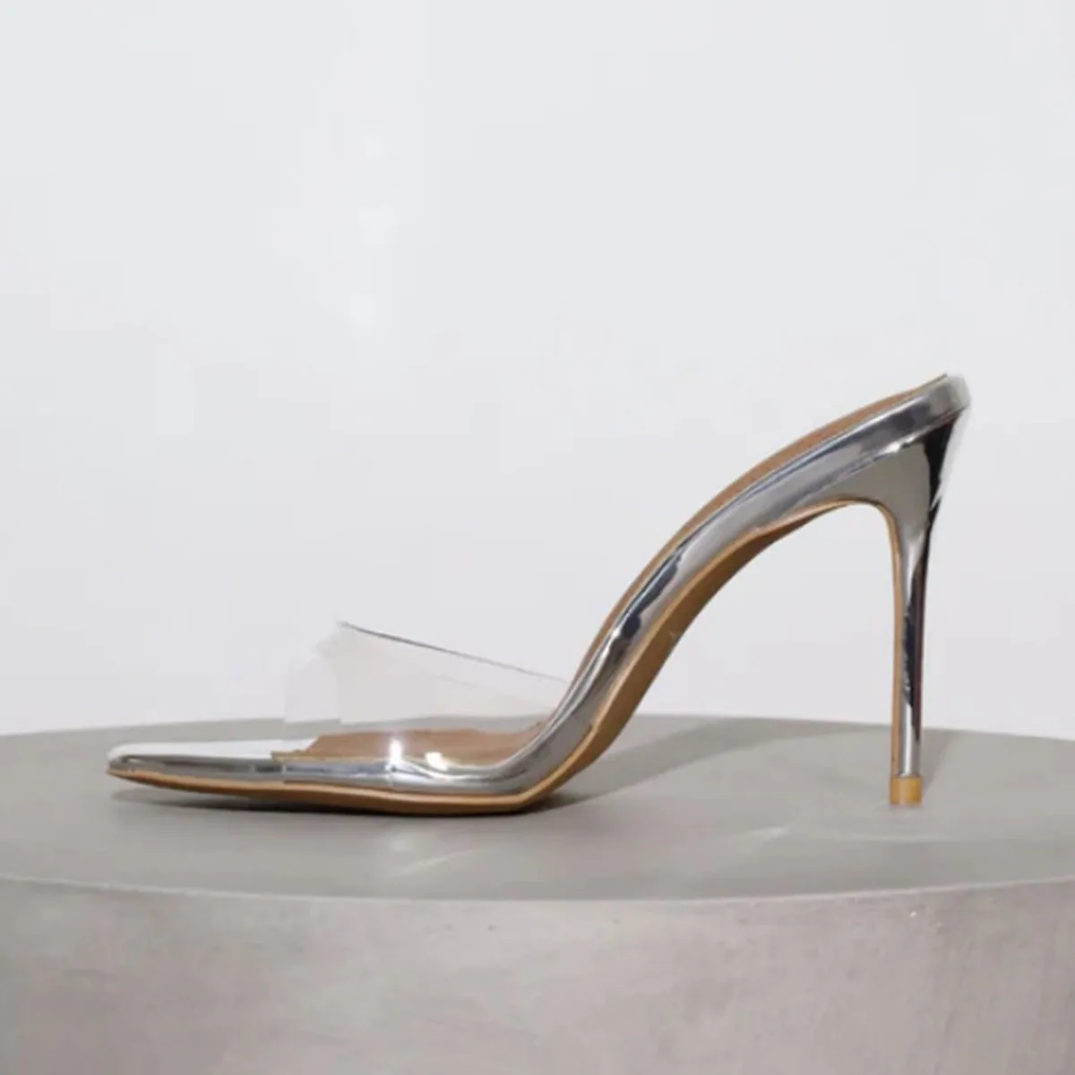 Arden Furtado Summer Transparent PVC Peep toe slippers Round toe Mixed Colors Slip-on Super high heel Word slippers Banquet shoe
Arden Furtado Summer Transparent PVC Peep toe slippers Round toe Mixed Colors Slip-on Super high heel Word slippers Banquet shoe