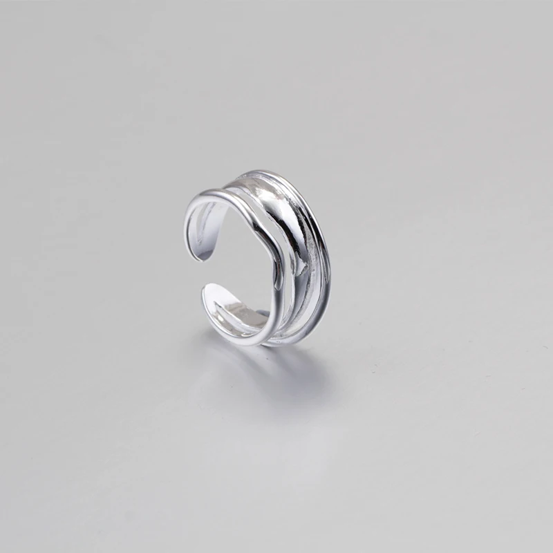 925 Sterling Silver Simple Double-layer Plain Circle Retro Ring Fashionable And Personalized Temperament Suitable For Women
925 Sterling Silver Simple Double-layer Plain Circle Retro Ring Fashionable And Personalized Temperament Suitable For Women